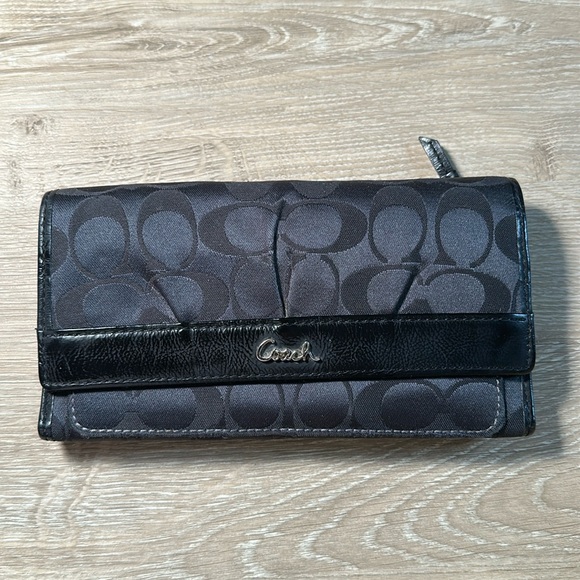 Coach Vintage Signature Pleated Canvas & Leather Wallet